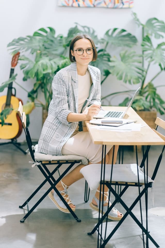 A Learning Steps tutor — expert, approachable, and passionate about education